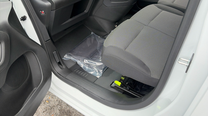 Vauxhall Combo Cargo Combo Diesel 1.5 Turbo D 100ps Prime Plus H1 Van - Image 37
